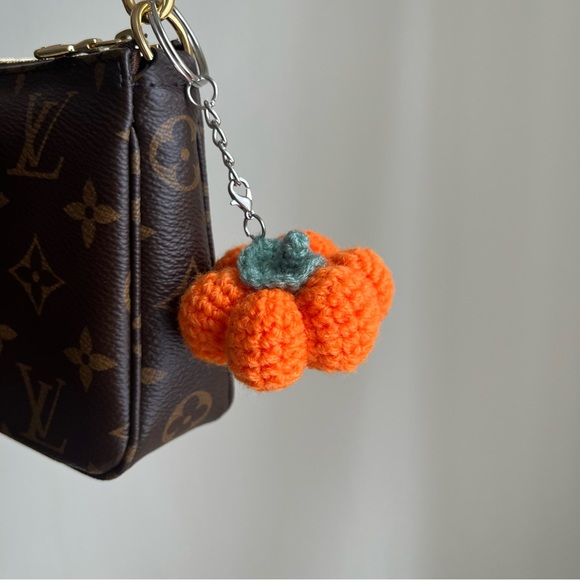 Mom-Knitted Halloween Pumpkin Keychain Bagchain Mini Pumpkin - Picture 1 of 5